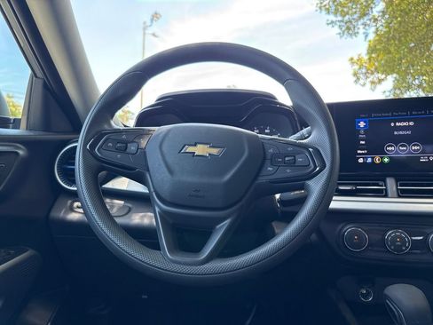 Used 2026 Chevrolet Trax LS FWD image 14