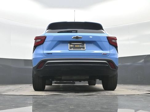 Used 2024 Chevrolet Trax RS w/ Sunroof Package FWD image 29