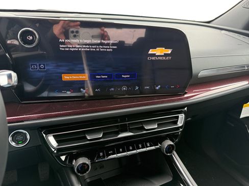 New 2026 Chevrolet Traverse Z71 w/ Enhanced Driving Package image 12