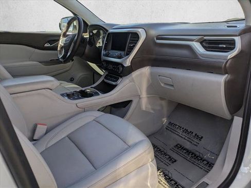 Used 2023 GMC Acadia SLT image 23