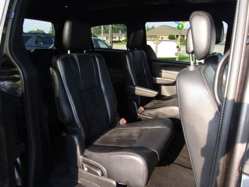 Used 2014 Dodge Grand Caravan SXT FWD image 19