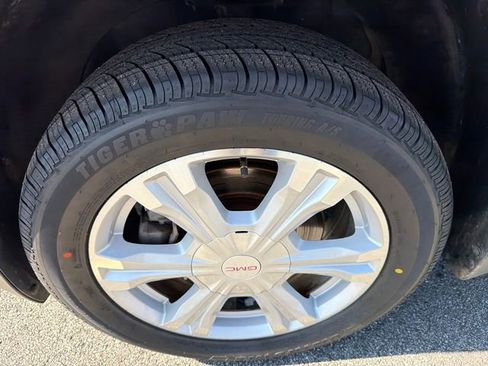 Used 2017 GMC Terrain SLT image 11