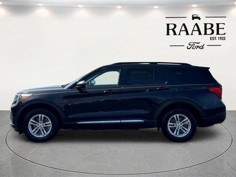Used 2023 Ford Explorer XLT w/ Equipment Group 202A AWD/4WD image 4