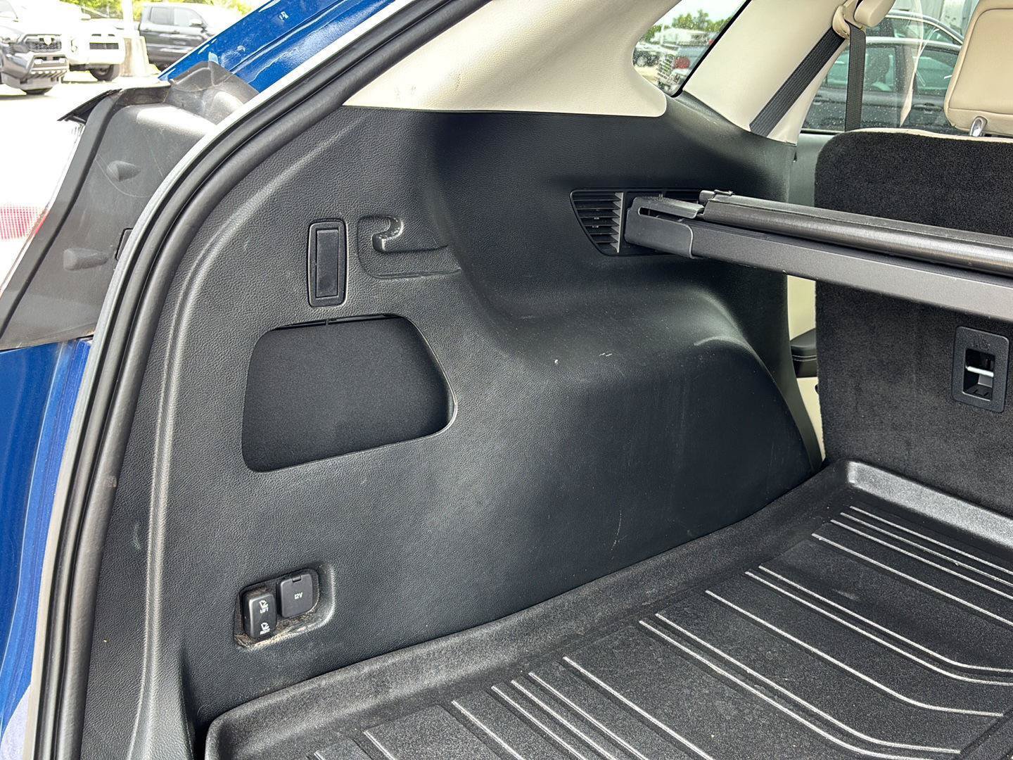 Used 2021 Ford Edge Titanium w/ Cargo Accessory Package FWD image 17