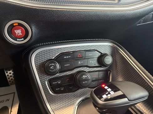 Used 2015 Dodge Challenger SRT Hellcat RWD image 25