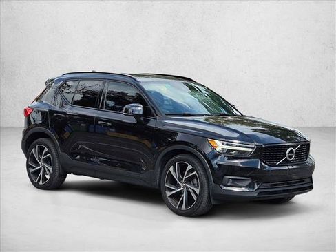 Used 2020 Volvo XC40 T5 R-Design w/ Protection Package Premier AWD/4WD image 3