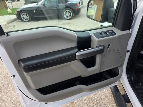 Used 2019 Ford F150 XLT image 19