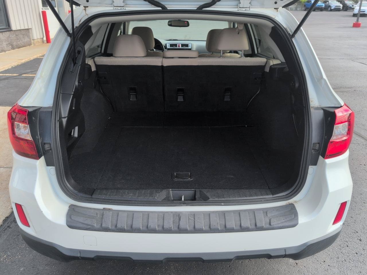 Used 2016 Subaru Outback 2.5i Premium AWD/4WD image 13