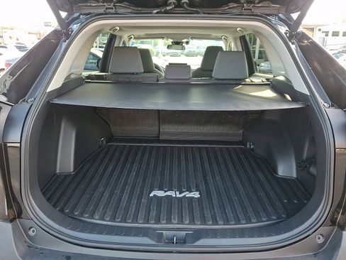 Used 2024 Toyota RAV4 XLE AWD/4WD image 27