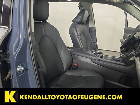 Certified 2024 Toyota Grand Highlander AWD image 30