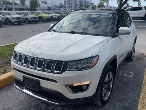 Used 2021 Jeep Compass Limited image 1