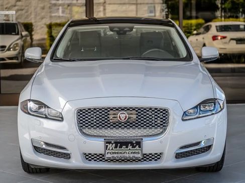 Used 2019 Jaguar XJ L Portfolio RWD image 5