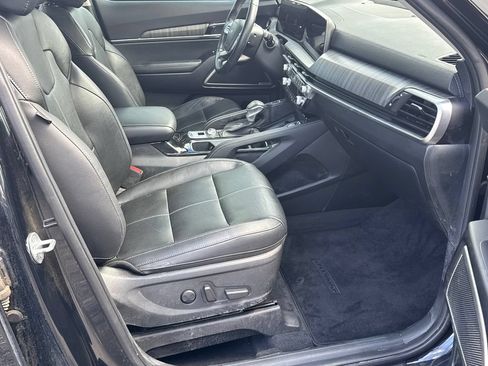 Certified 2024 Kia Telluride EX w/ EX Captain's Chair Package FWD image 13