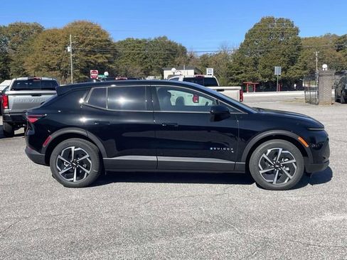 New 2026 Chevrolet Equinox EV LT image 2