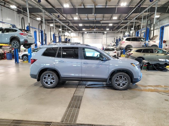 Used 2025 Honda Passport TrailSport image 8