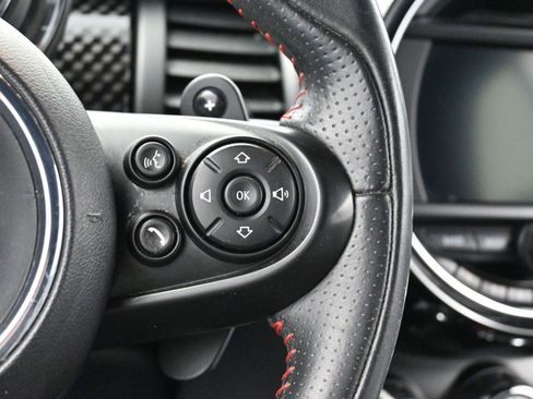 Used 2019 MINI Cooper S image 18