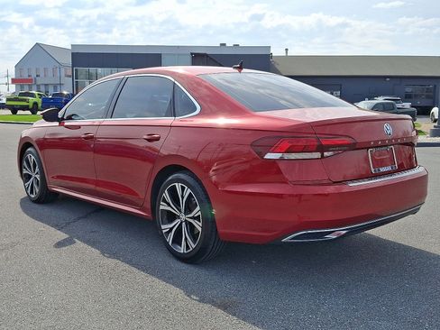 Used 2021 Volkswagen Passat 2.0T SE FWD image 6