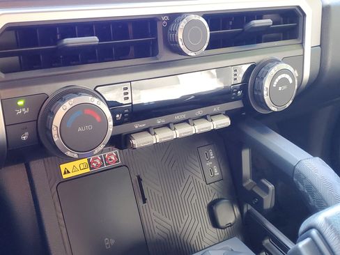 Used 2025 Toyota 4Runner TRD Off-Road Premium image 28