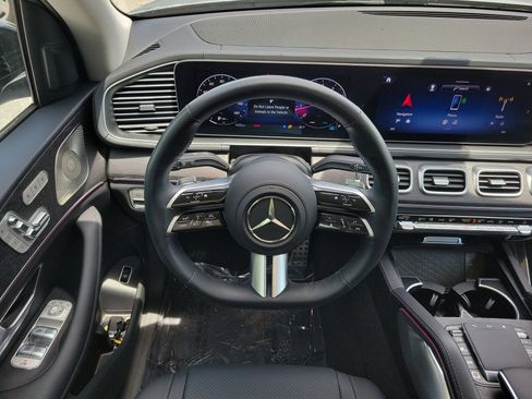 Certified 2026 Mercedes-Benz GLS 450 4MATIC image 18