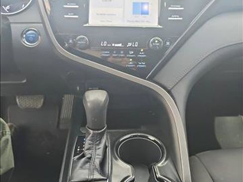 Used 2019 Toyota Camry LE image 18