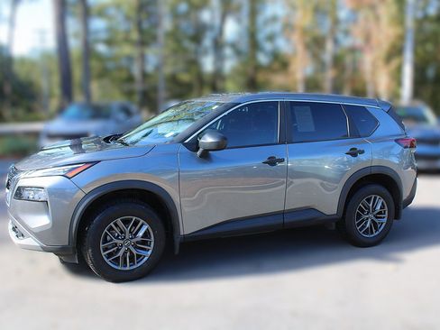 Used 2023 Nissan Rogue S image 4