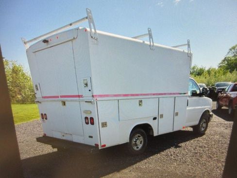 Used 2012 Chevrolet Express 3500 RWD image 6