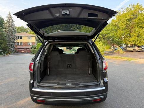 Used 2016 GMC Acadia SLE image 7