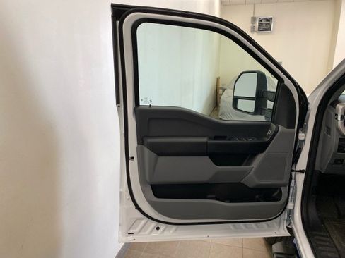 New 2025 Ford F350 XL w/ XL Chrome Package image 14