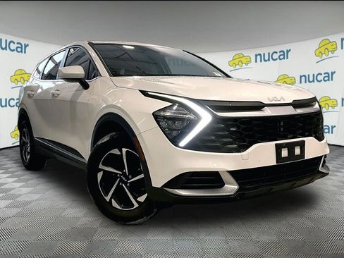 Used 2023 Kia Sportage LX image 1