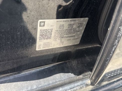 Used 2018 Chevrolet Silverado 1500 LT w/ All Star Edition AWD/4WD image 3