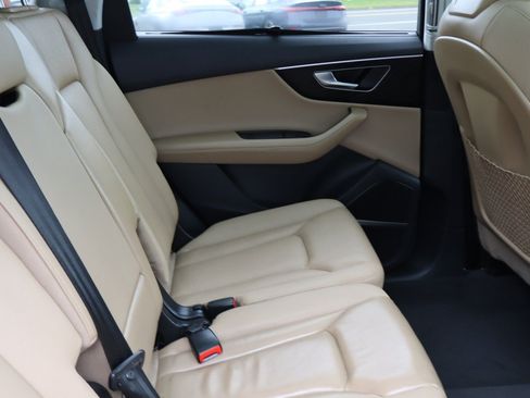 Used 2023 Audi Q7 2.0T Premium Plus w/ Premium Plus Package AWD/4WD image 24