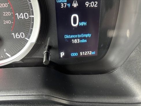 Used 2022 Toyota Corolla SE image 36