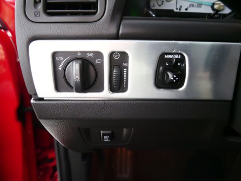 Used 2002 Ford Thunderbird image 26