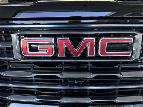Used 2026 GMC Sierra 2500 AT4 w/ AT4 Premium Plus Package image 8