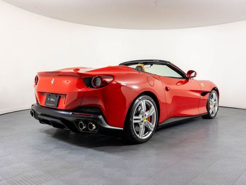 Certified 2020 Ferrari Portofino RWD image 24