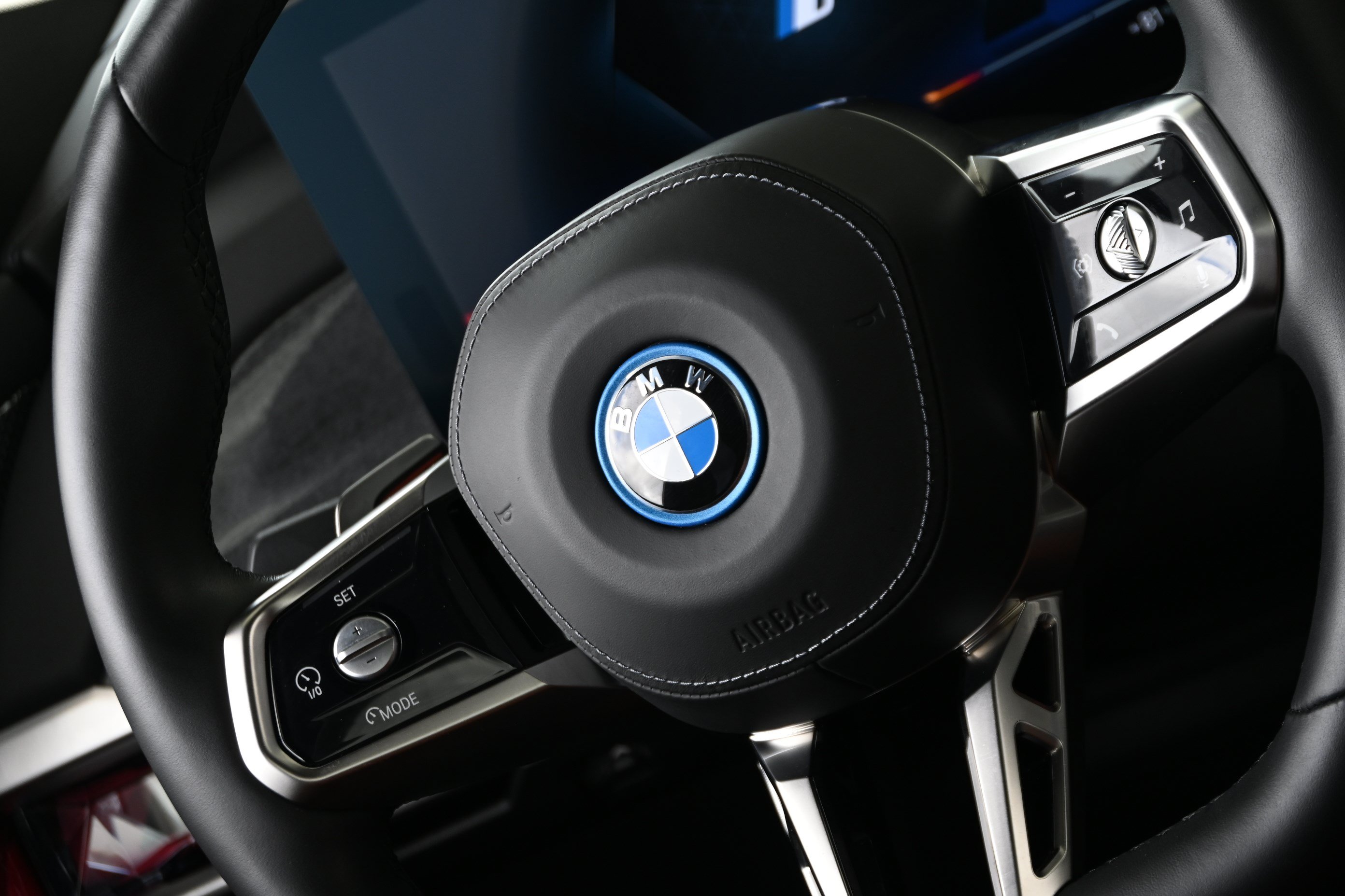 Certified 2024 BMW i7 xDrive60 w/ Executive Package AWD/4WD image 25