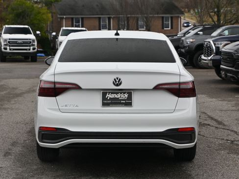 Used 2023 Volkswagen Jetta S image 12