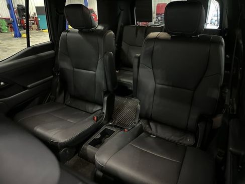 Used 2024 Lexus GX 550 w/ Accessory Package (2T) image 29