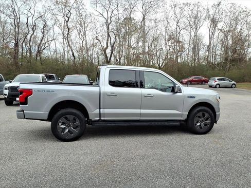 Used 2024 Ford F150 Lightning Lariat image 12