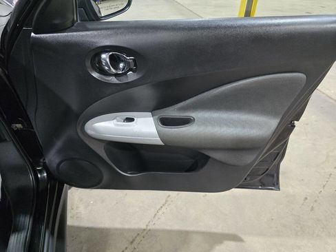 Used 2017 Nissan Juke SV image 31