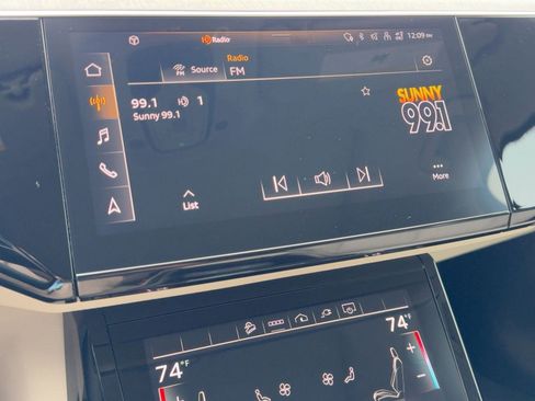 Used 2022 Audi e-tron Premium w/ Interior Protection Package image 23