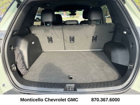 Used 2025 Chevrolet Equinox LT w/ Convenience Package II image 27