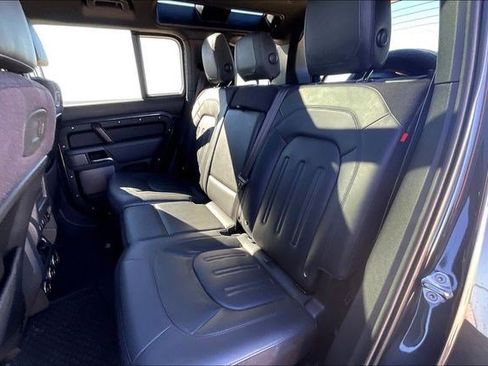 Used 2022 Land Rover Defender 110 X image 31