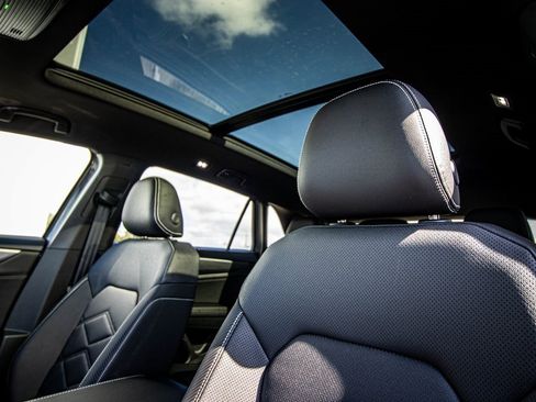 New 2026 Volkswagen Atlas Cross Sport SE image 2