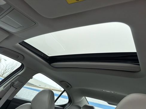 Used 2017 Acura TLX V6 w/ Technology Package image 11