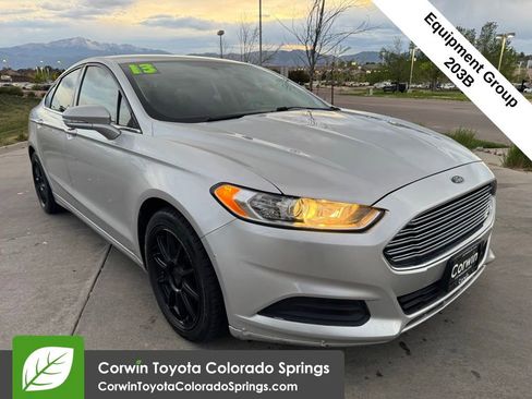 Used 2013 Ford Fusion SE FWD image 1