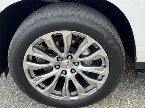 Used 2023 GMC Yukon Denali image 28