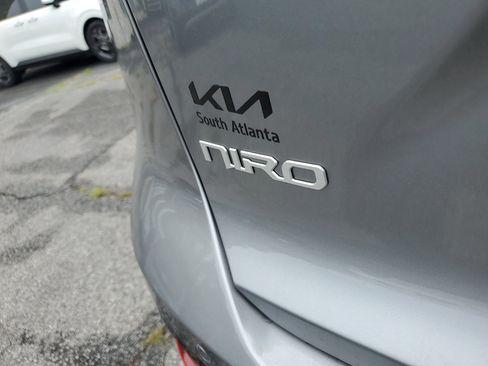 New 2025 Kia Niro SX Touring image 7