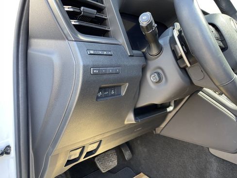 Used 2024 Lexus GX 550 w/ Accessory Package (Z1) AWD/4WD image 11