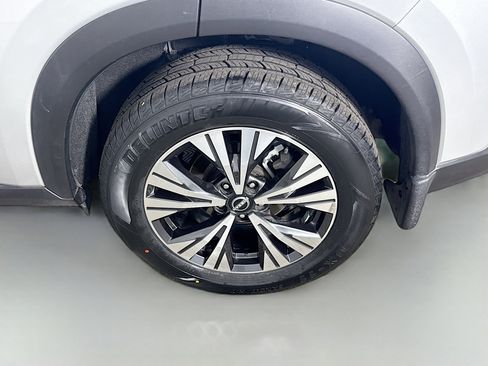 Used 2023 Nissan Rogue SV image 37